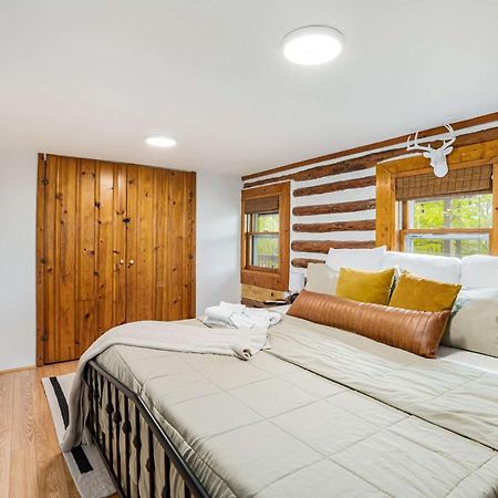 Modernized Log Cabin W Hot Tub Fire Pit & Views Berkeley Springs Ngoại thất bức ảnh