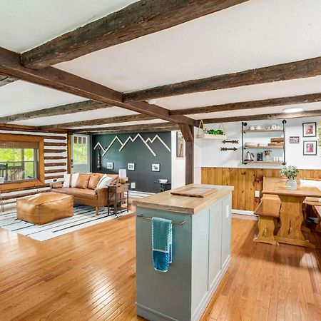 Modernized Log Cabin W Hot Tub Fire Pit & Views Berkeley Springs Ngoại thất bức ảnh