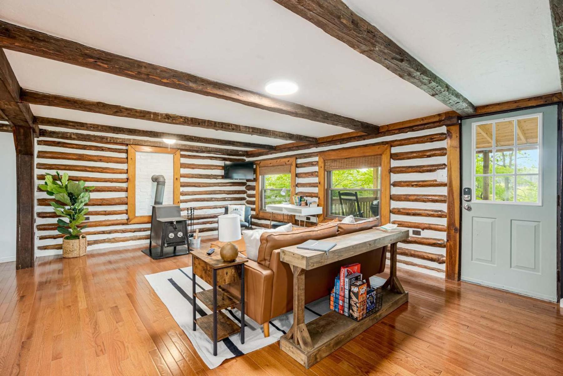 Modernized Log Cabin W Hot Tub Fire Pit & Views Berkeley Springs Ngoại thất bức ảnh