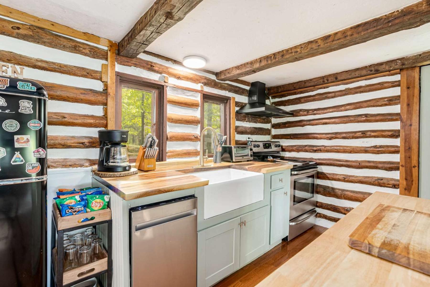 Modernized Log Cabin W Hot Tub Fire Pit & Views Berkeley Springs Ngoại thất bức ảnh